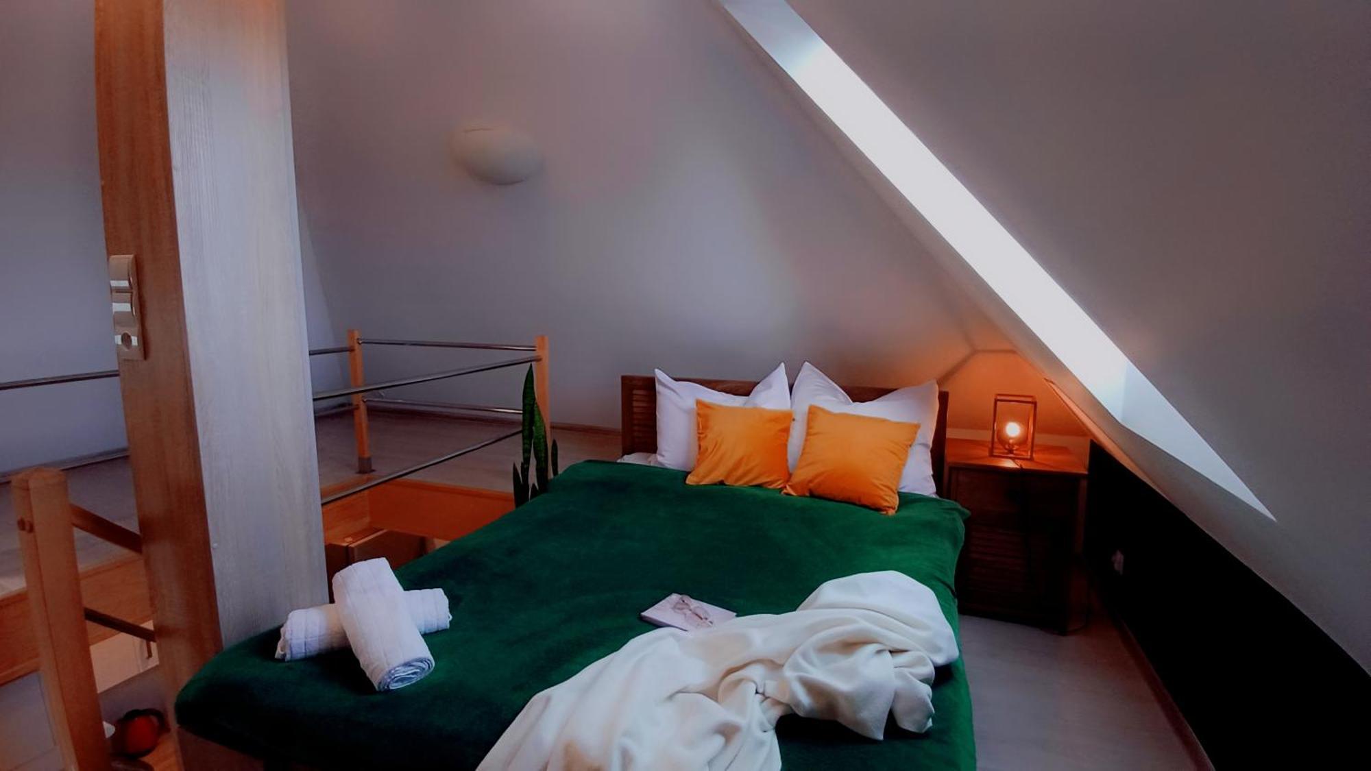 Apartament Pod 12 B Bielsko-Biala Bagian luar foto